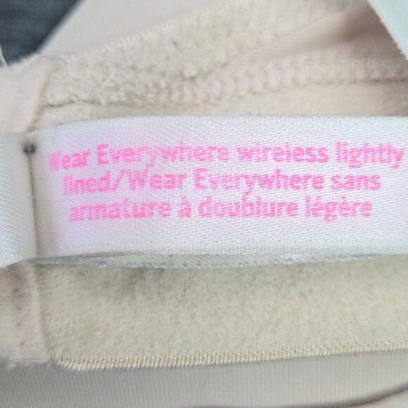 PINK Victoria's Secret Wear Everywhere Wireless Lightly Lined Bra Size 32B - Picture 7 of 8